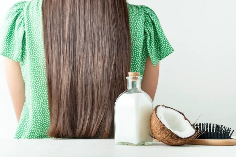 How Long to Leave Coconut Oil In Hair Before Bleaching