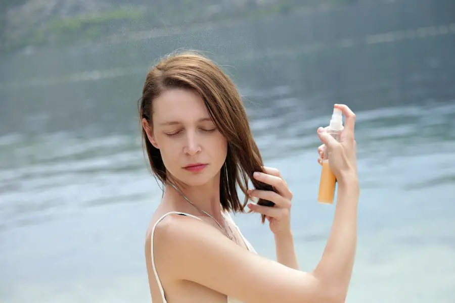 How to Use Sea Salt Spray to Get Wavy Hair