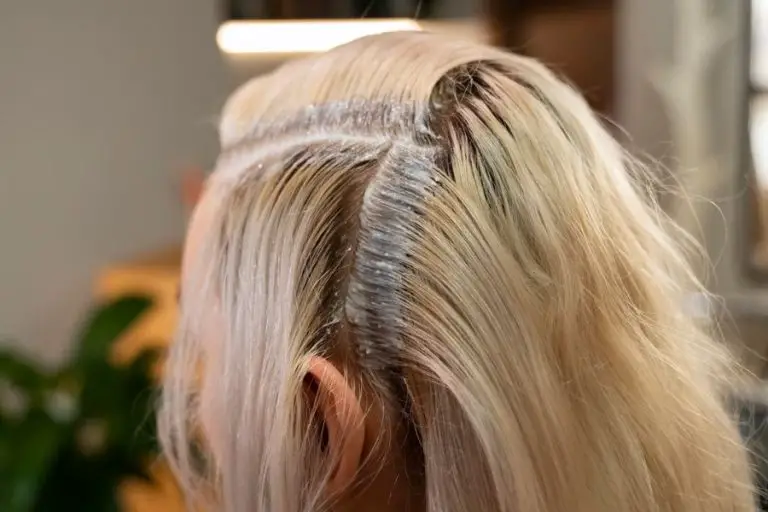 How to Soothe Bleach Burns on the Scalp & Why it Happens